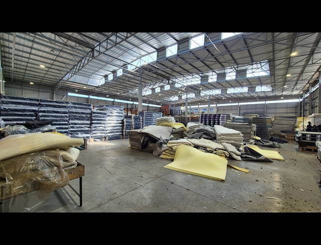 2,889M² WAREHOUSE TO LET IN COSMO BUSINESS PARK
